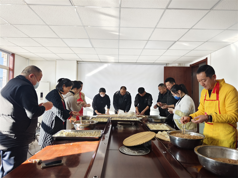 鄭州建投通訊管線有限公司開展“包餃子、迎冬至”活動