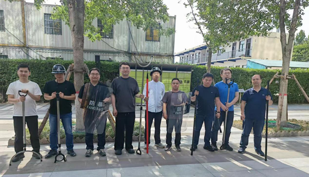 以“演”筑防   以“練”備戰(zhàn)   市建投開展反暴恐專項演練