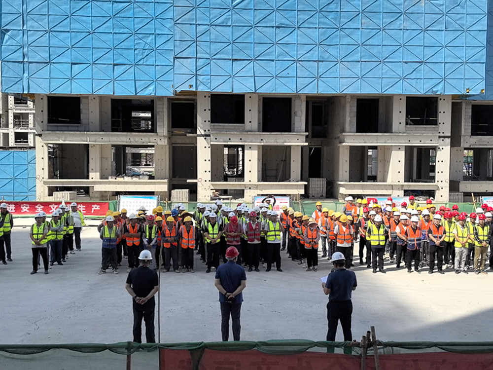 集團公司深入開展“安全宣傳咨詢?nèi)铡被顒?></a>
      <div   id=